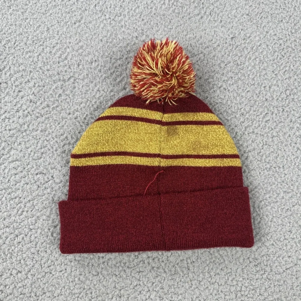 Harry Potter Hogwarts Alumni Winter Hat Pom Pom Beanie Embroidered‎ One Size
